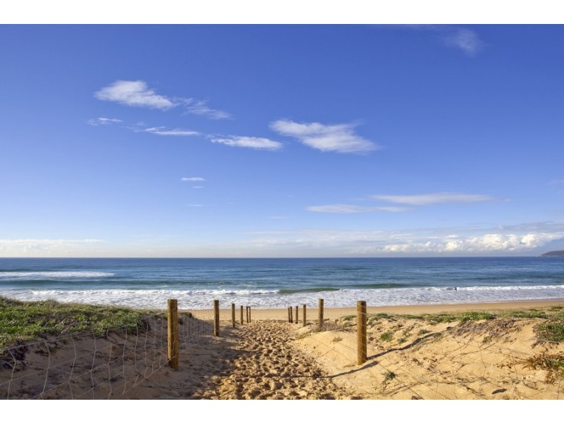 77B Carrington Parade, Curl Curl NSW 2096