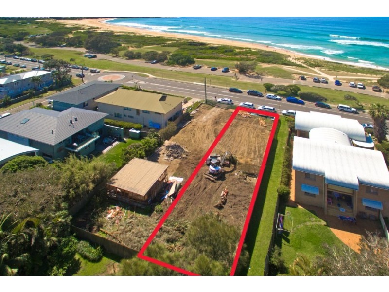 77B Carrington Parade, Curl Curl NSW 2096