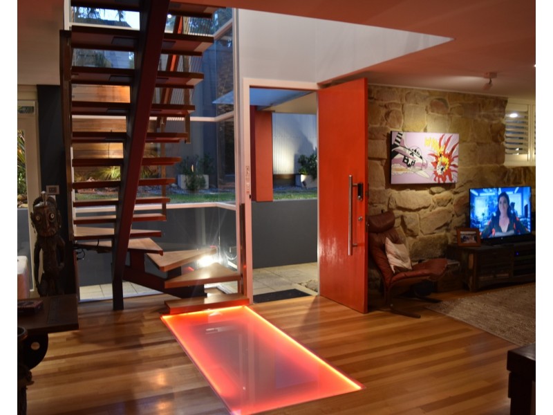 12 Surfers Parade, Freshwater NSW 2096