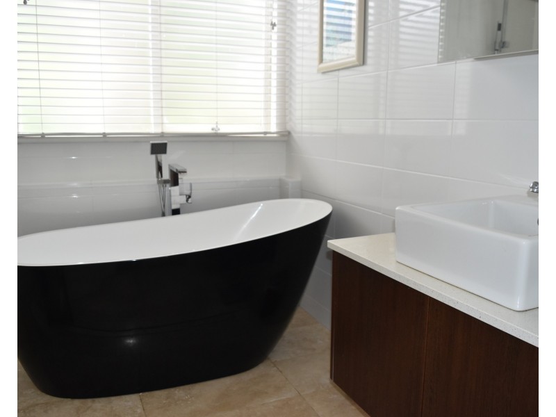 12 Surfers Parade, Freshwater NSW 2096