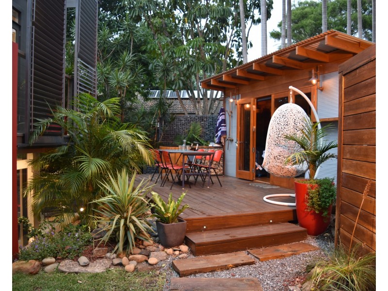 12 Surfers Parade, Freshwater NSW 2096