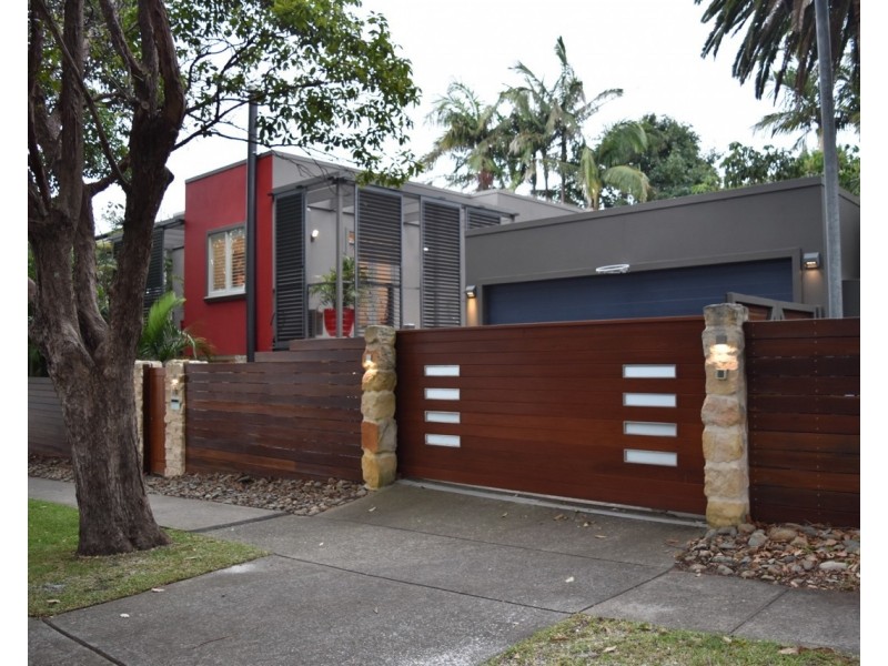 12 Surfers Parade, Freshwater NSW 2096