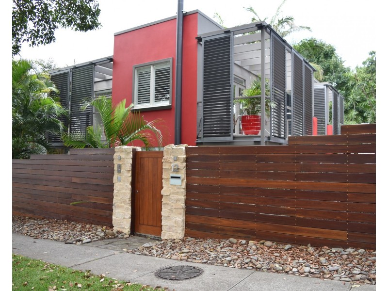 12 Surfers Parade, Freshwater NSW 2096