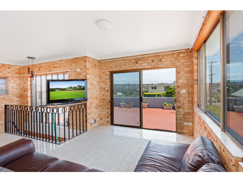 28 Gardere Avenue, Curl Curl NSW 2096
