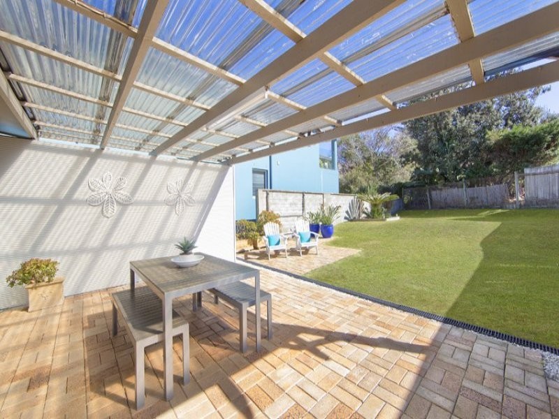 68 Carrington Parade, Curl Curl NSW 2096