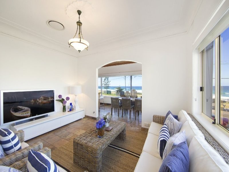 68 Carrington Parade, Curl Curl NSW 2096