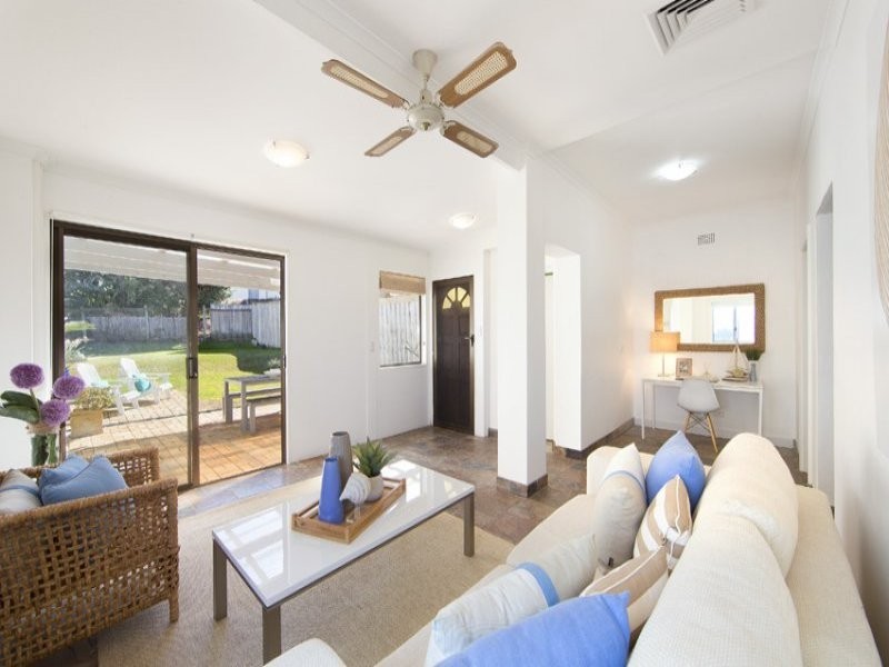 68 Carrington Parade, Curl Curl NSW 2096