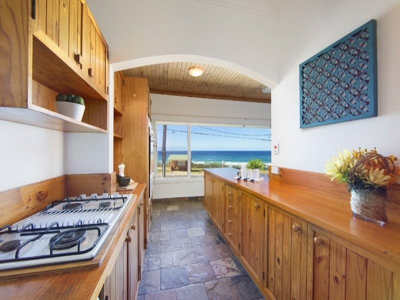 68 Carrington Parade, Curl Curl NSW 2096