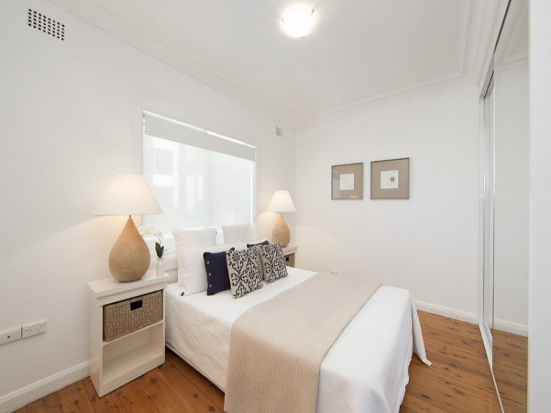 68 Carrington Parade, Curl Curl NSW 2096