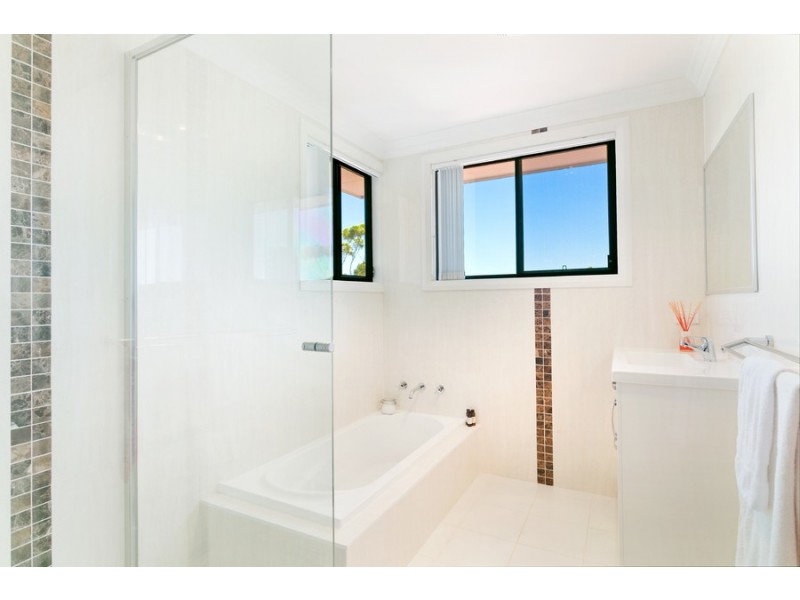 211A Headland Road, North Curl Curl NSW 2099