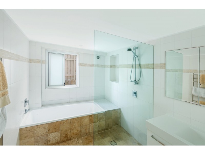 28 Gardere Avenue, Curl Curl NSW 2096