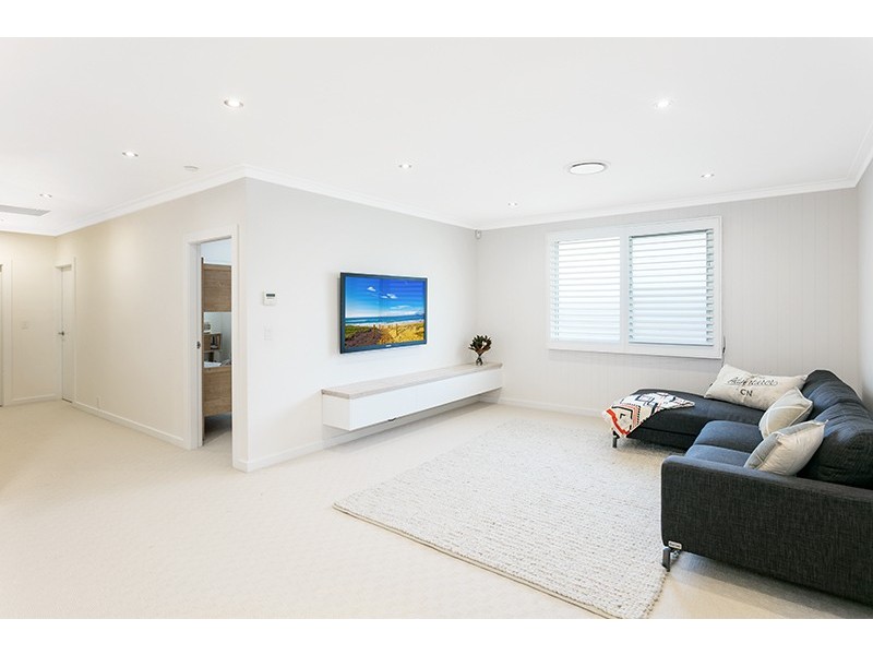 24 Stewart Avenue, Curl Curl NSW 2096