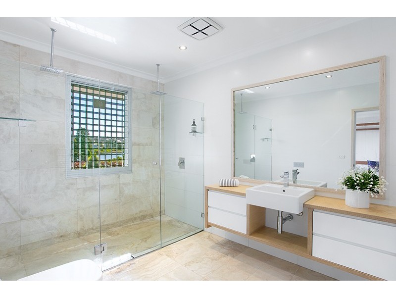 24 Stewart Avenue, Curl Curl NSW 2096