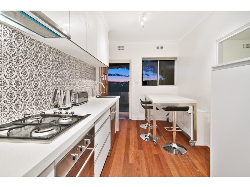 2/27 Marlborough Avenue, Freshwater NSW 2096