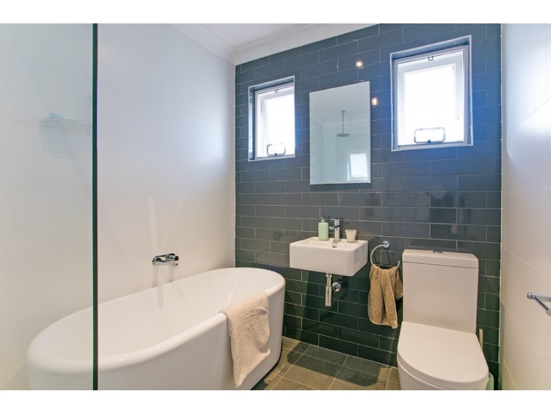7/19-21 Stewart Avenue, Curl Curl NSW 2096