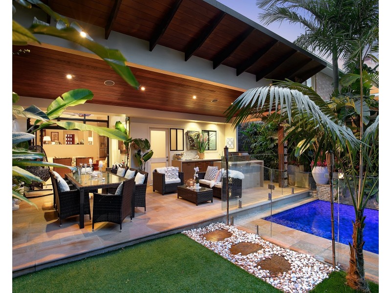 11 Surfers Parade, Freshwater NSW 2096