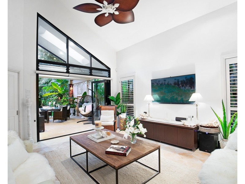 11 Surfers Parade, Freshwater NSW 2096