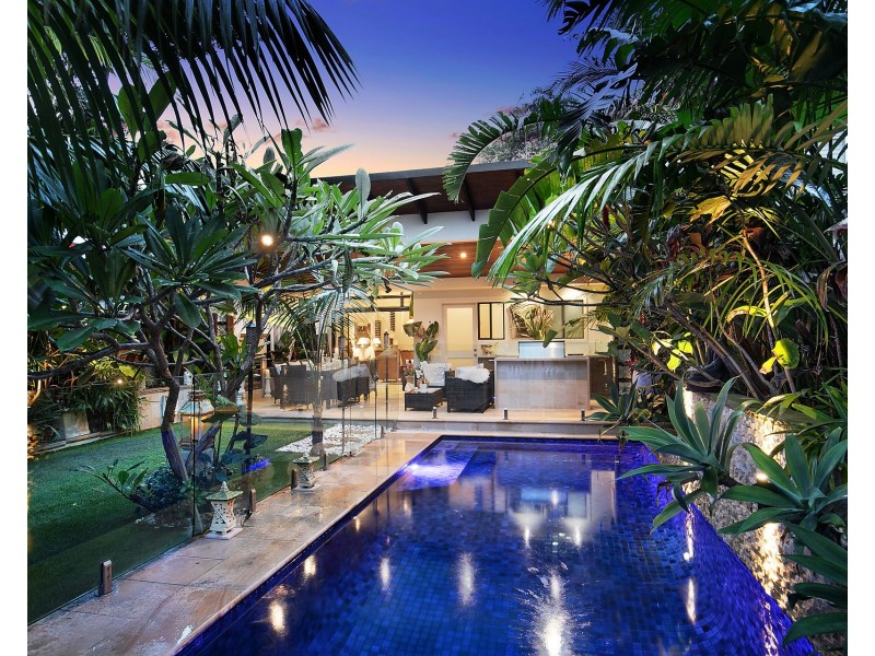 11 Surfers Parade, Freshwater NSW 2096