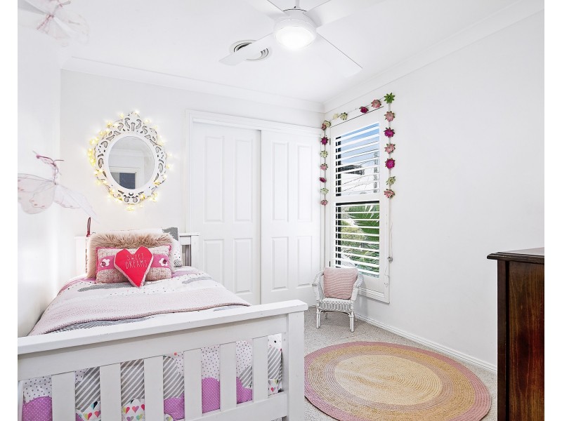 11 Surfers Parade, Freshwater NSW 2096