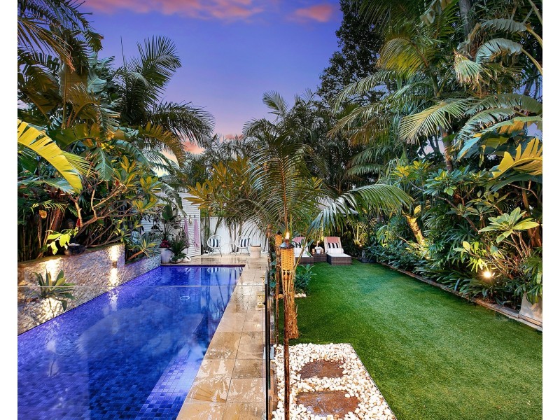 11 Surfers Parade, Freshwater NSW 2096