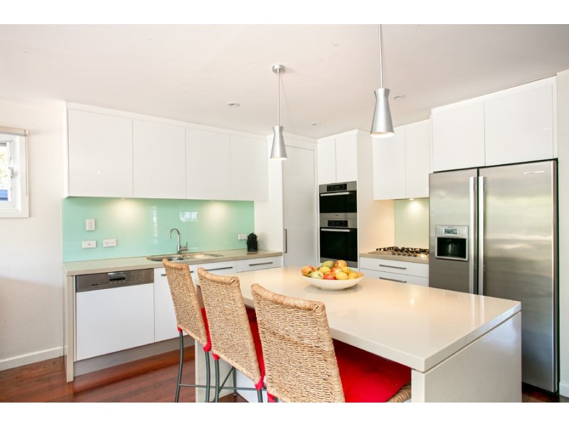 8 Adams Street, Curl Curl NSW 2096