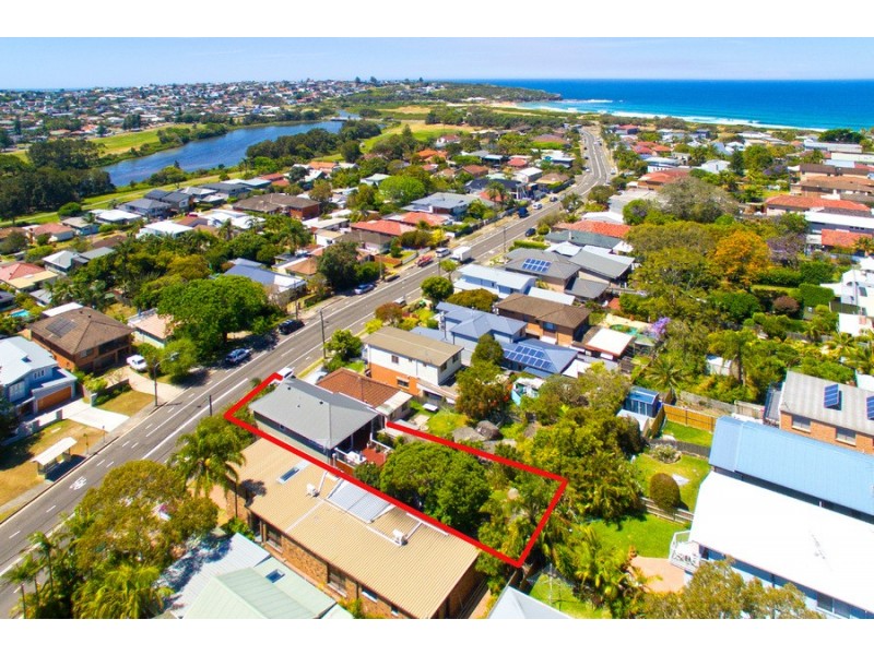 8 Adams Street, Curl Curl NSW 2096