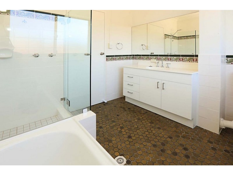 18/30-34 Kooloora Avenue, Freshwater NSW 2096