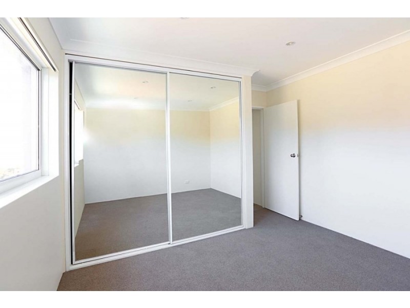 18/30-34 Kooloora Avenue, Freshwater NSW 2096