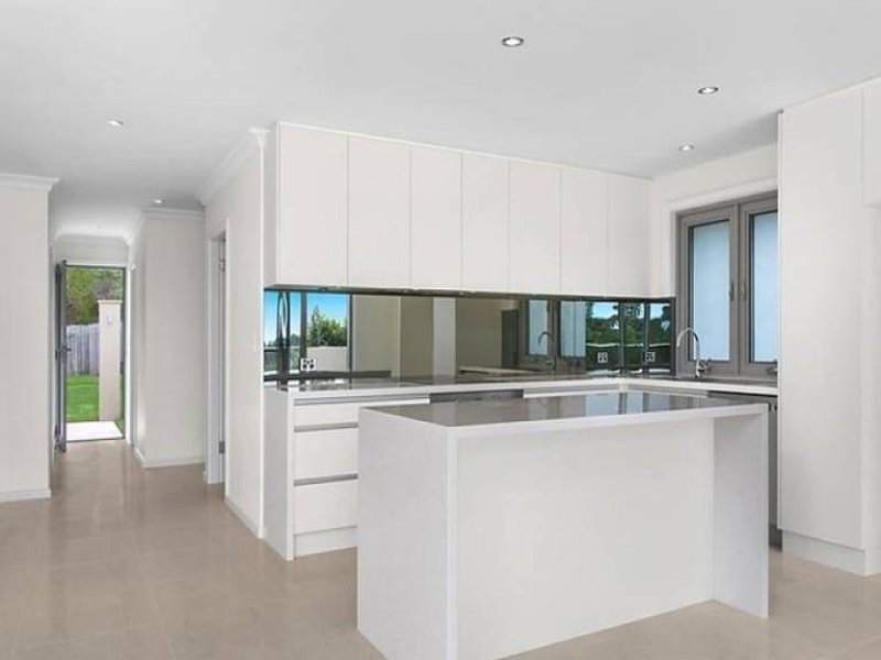 15 Southern Cross Way, Allambie Heights NSW 2100