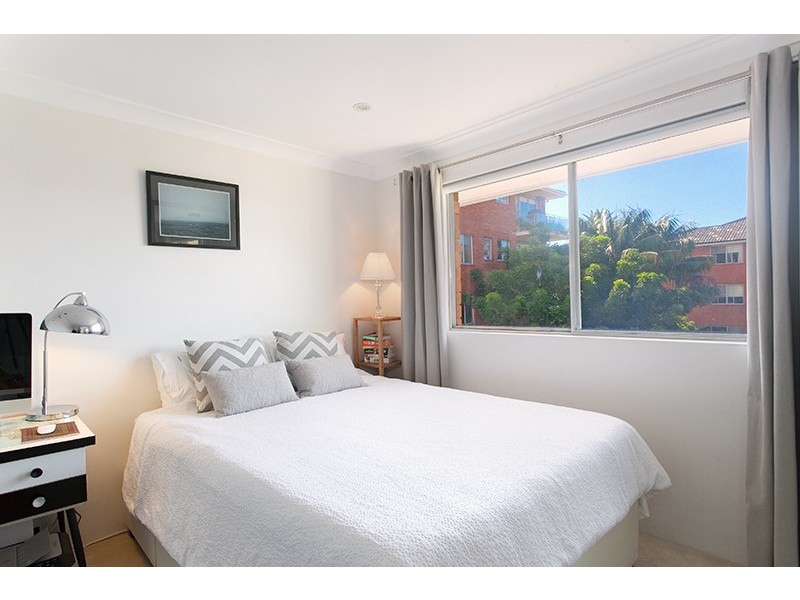 9/11 Soldiers Avenue, Freshwater NSW 2096