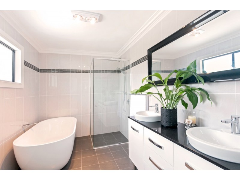 40 Wyadra Avenue, Freshwater NSW 2096