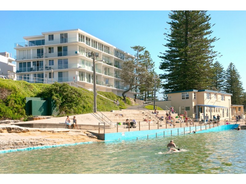 13/2 Monash Parade, Dee Why NSW 2099