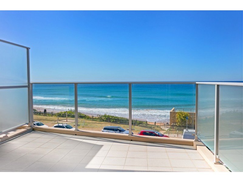 8/52 Carrington Parade, Curl Curl NSW 2096
