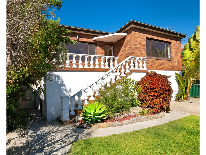 7 Moore Road, Freshwater NSW 2096