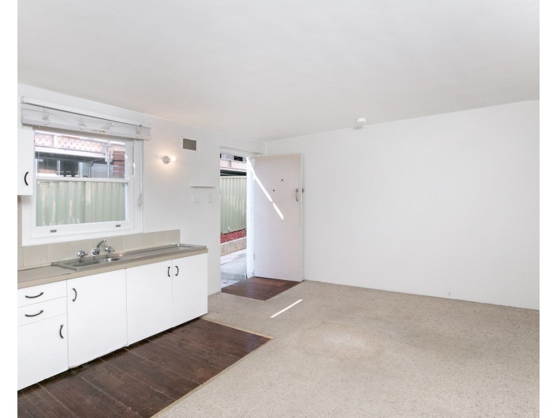 7 Moore Road, Freshwater NSW 2096