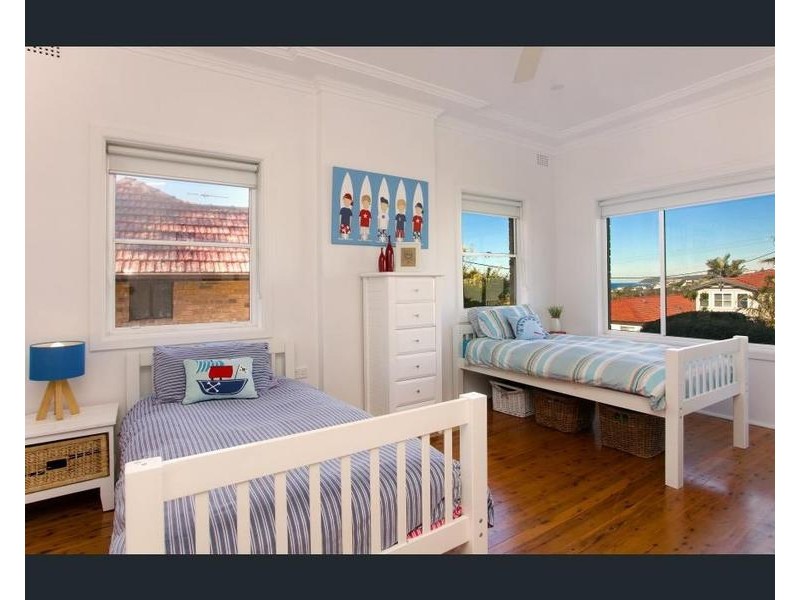 32 Parr Avenue, North Curl Curl NSW 2099