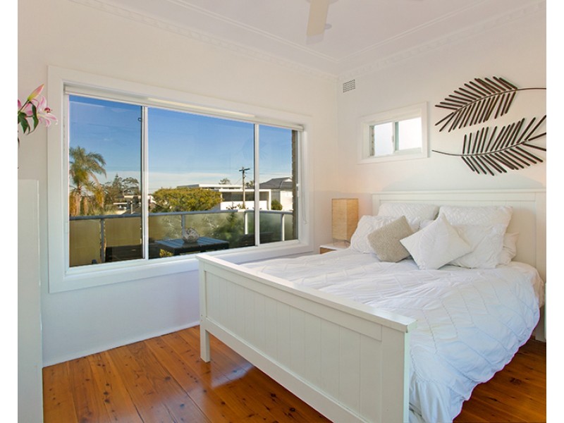 32 Parr Avenue, North Curl Curl NSW 2099