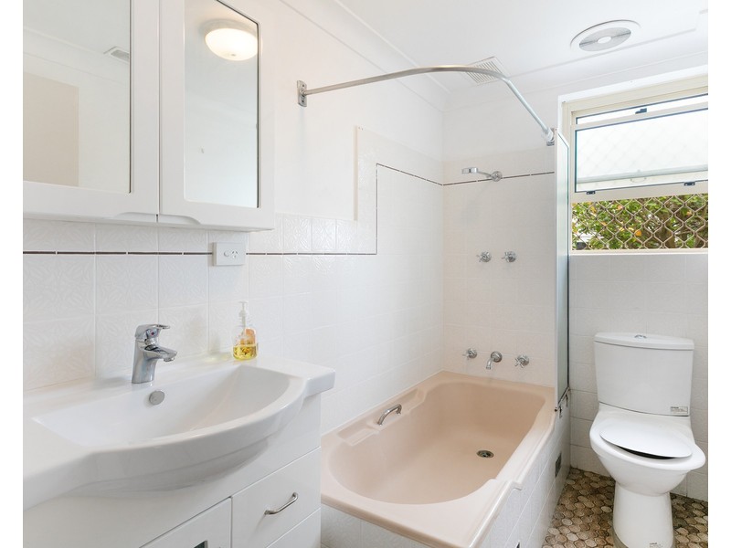 1/12 Crown Road, Queenscliff NSW 2096