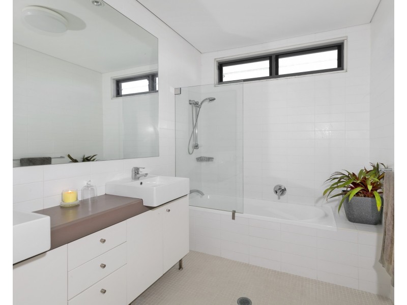 10A Rabaul Road, North Curl Curl NSW 2099