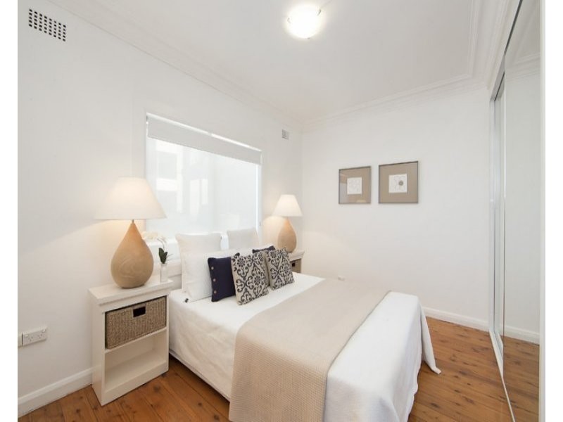 68 Carrington Parade, Curl Curl NSW 2096