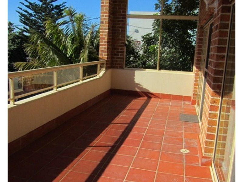 2/33 Moore Road, Freshwater NSW 2096