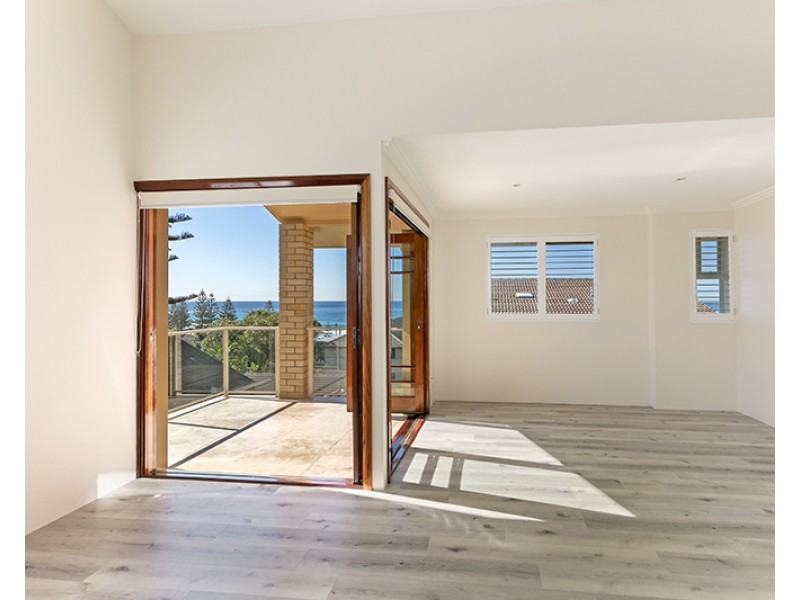 11/62 Carrington Parade, Curl Curl NSW 2096