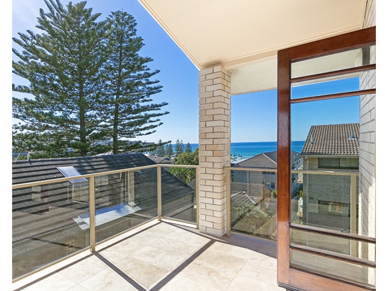 11/62 Carrington Parade, Curl Curl NSW 2096