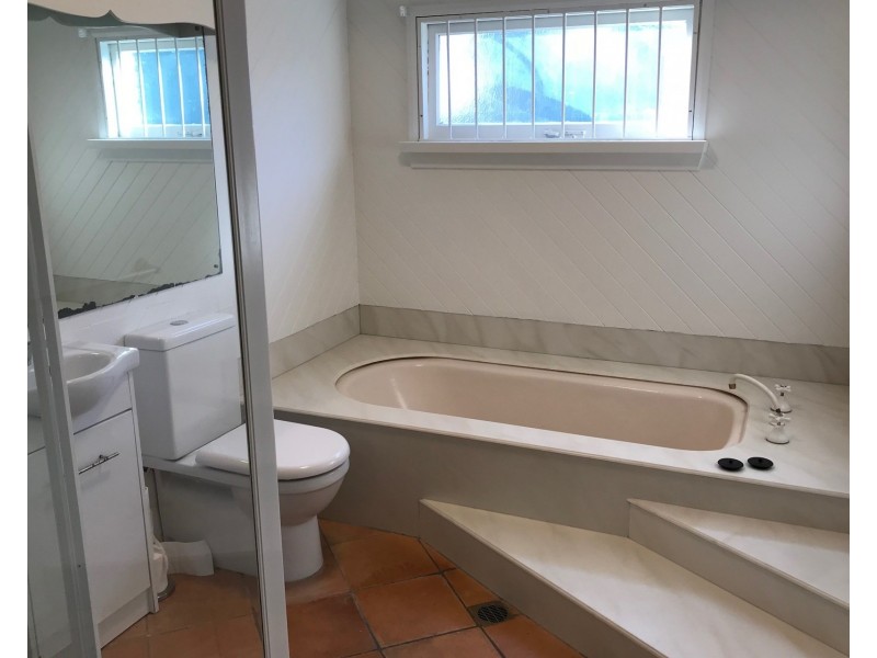 1a Farnell Street, Curl Curl NSW 2096