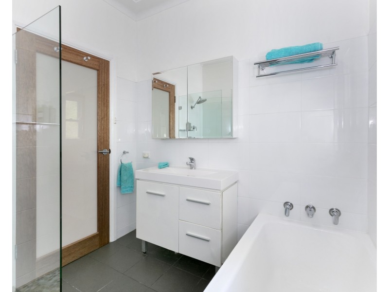 125 Oliver Street, Curl Curl NSW 2096