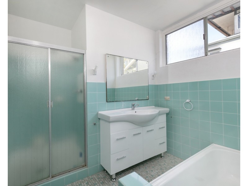 2A Farnell Street, Curl Curl NSW 2096