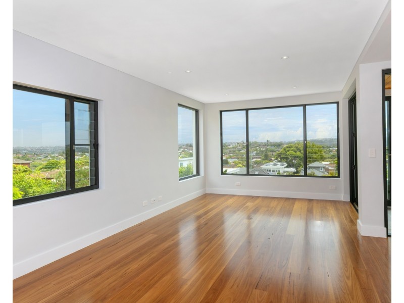 2/5 Seaview Avenue, Curl Curl NSW 2096