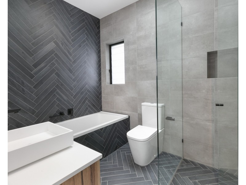 2/5 Seaview Avenue, Curl Curl NSW 2096