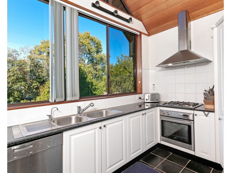 52 Playfair Road, North Curl Curl NSW 2099