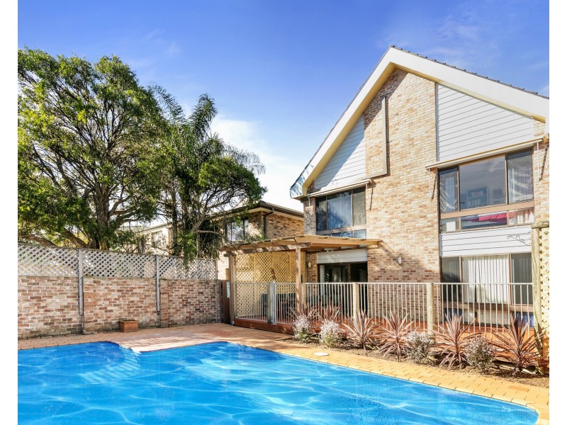 52 Playfair Road, North Curl Curl NSW 2099